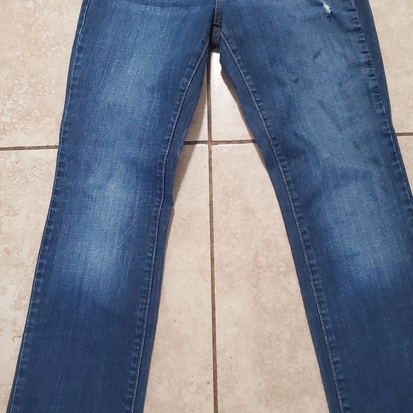 Levis - Picture 5 of 8